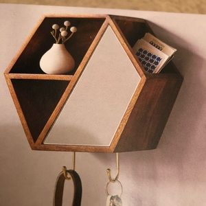 Hanging wall decor for keys and mail